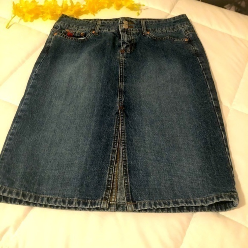 Denim skirt!